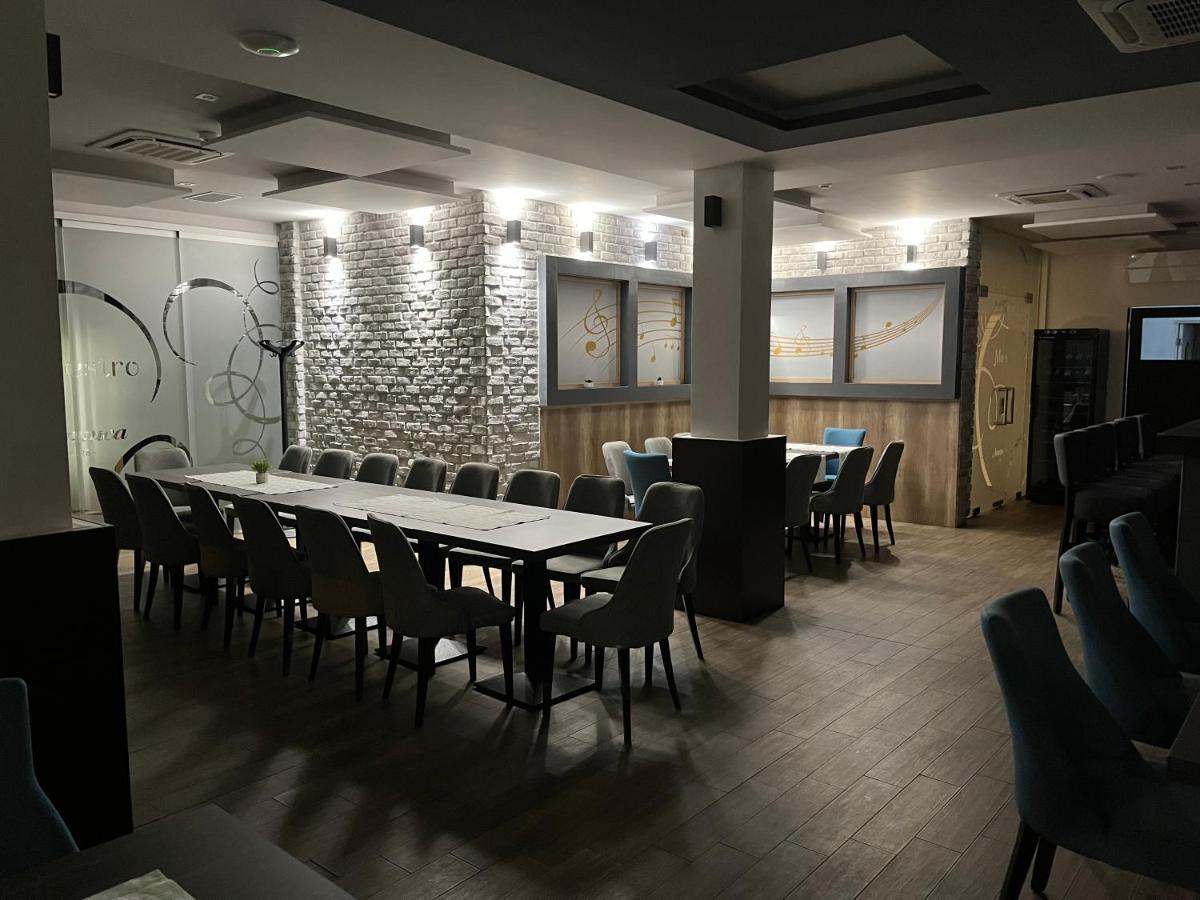Maestro - Rooms & Restaurant 武科瓦尔 外观 照片