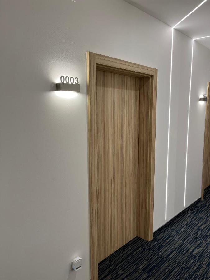 Maestro - Rooms & Restaurant 武科瓦尔 外观 照片